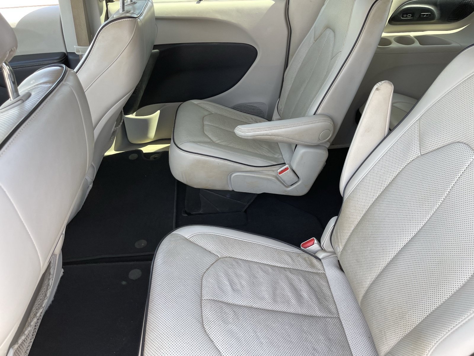 Used 2021 Chrysler Pacifica Limited w/ Premium & Safety Sphere Group AWD/4WD image 19