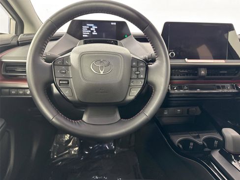 Certified 2025 Toyota Prius Plug-In Hybrid image 32