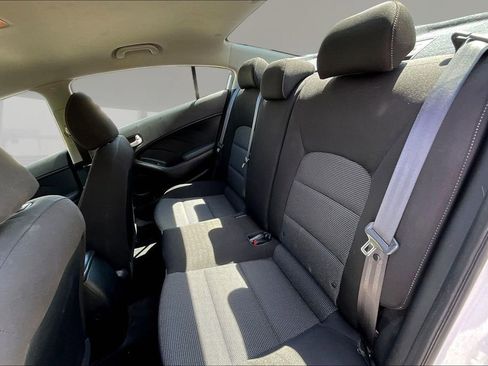 Used 2017 Kia Forte LX FWD image 19