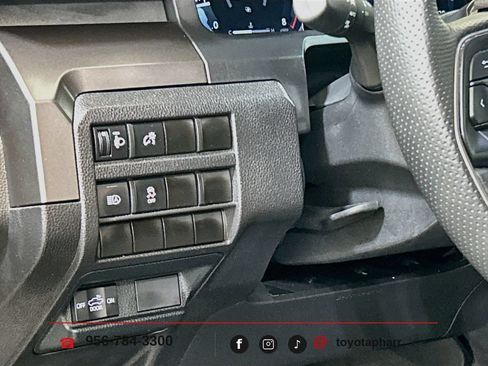 Used 2025 Toyota Tacoma TRD Off-Road AWD/4WD image 9