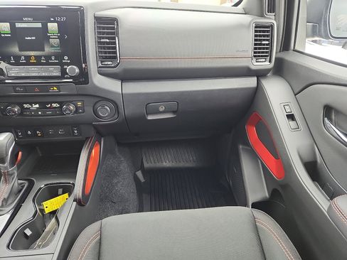 Used 2023 Nissan Frontier PRO-4X w/ Pro Convenience Package image 11