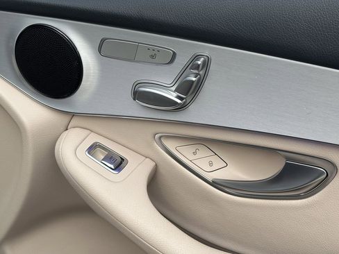 Certified 2022 Mercedes-Benz GLC 300 image 17