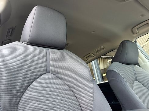 Used 2025 Toyota Highlander LE image 18