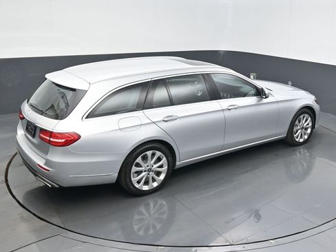 Used 2020 Mercedes-Benz E 450 4MATIC Wagon w/ Premium Package image 47