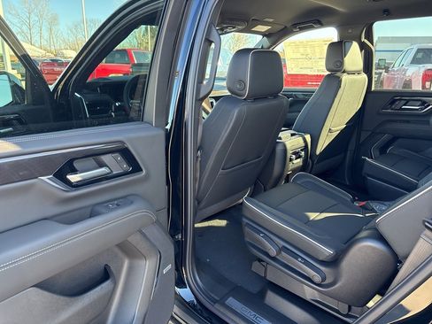 New 2026 GMC Yukon Elevation image 16