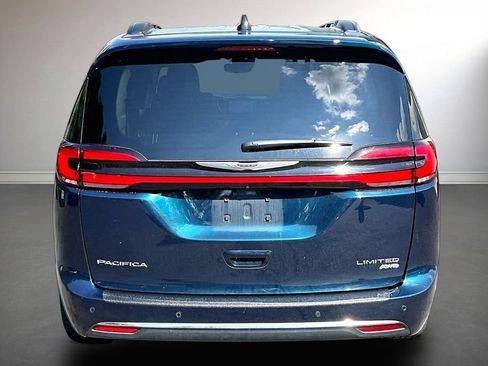 Used 2023 Chrysler Pacifica Limited w/ Uconnect Theater Family Group AWD/4WD image 6