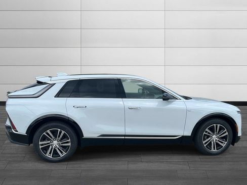 New 2026 Cadillac Lyriq Premium Luxury AWD/4WD image 6