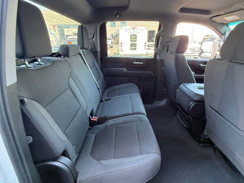 Used 2022 Chevrolet Silverado 2500 Custom w/ Custom Value Package AWD/4WD image 15