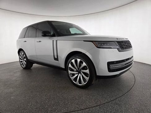 New 2026 Land Rover Range Rover SE image 15