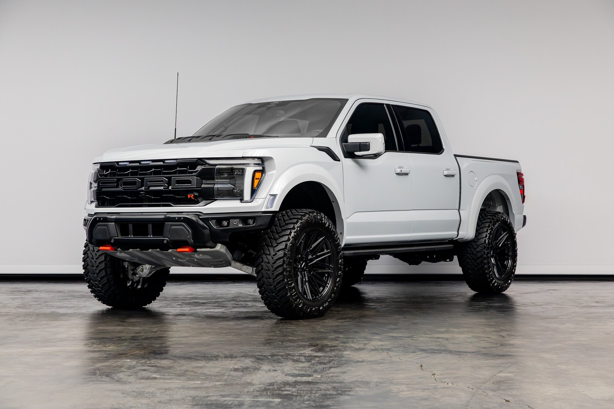 Used 2025 Ford F150 Raptor w/ Equipment Group 803A Raptor R AWD/4WD image 7