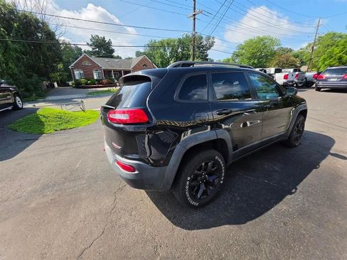 Used 2016 Jeep Cherokee Trailhawk w/ Cold Weather Group AWD/4WD image 12