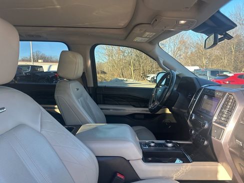 Used 2019 Ford Expedition Platinum image 14