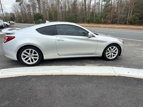 Used 2013 Hyundai Genesis 2.0T image 6
