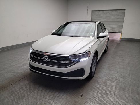 Used 2024 Volkswagen Jetta SE image 15