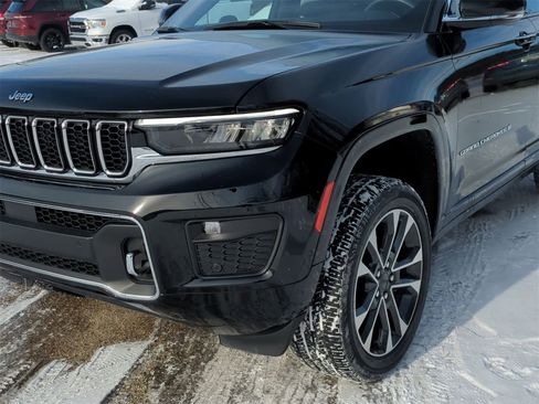 Used 2023 Jeep Grand Cherokee Overland image 11