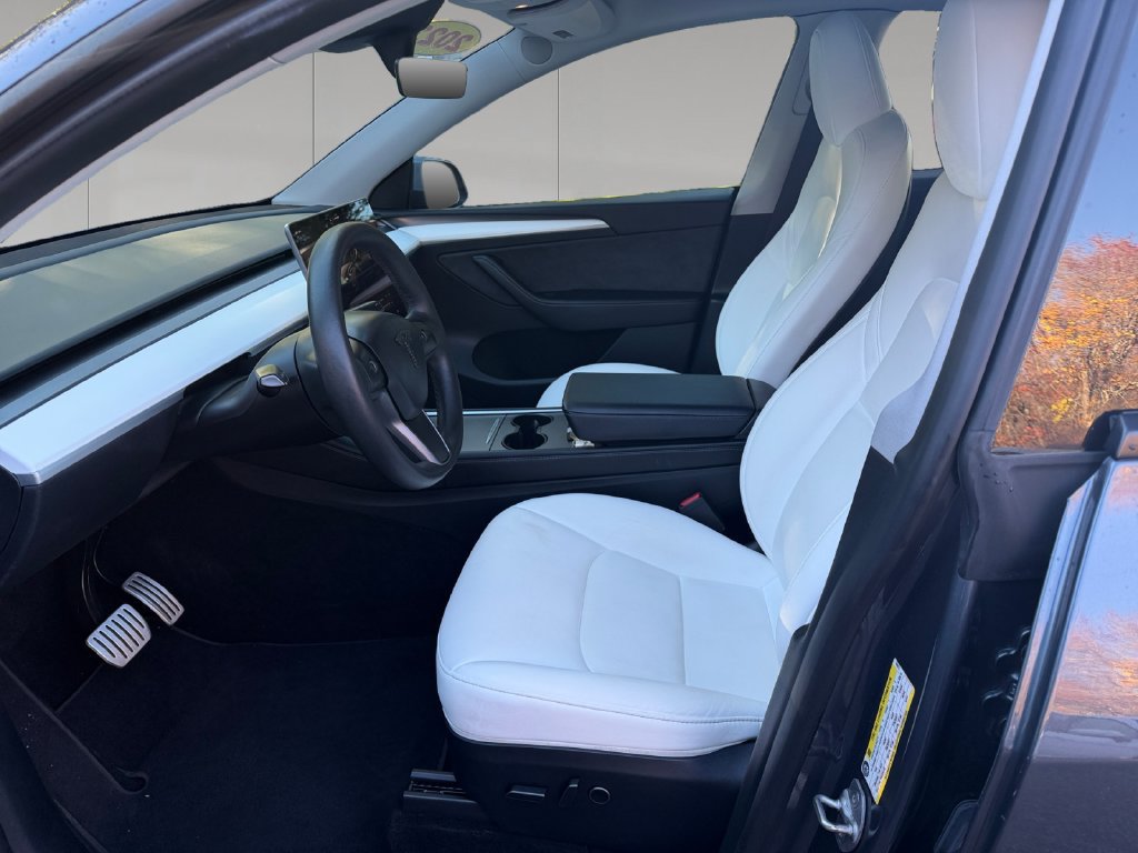 Used 2023 Tesla Model Y Performance AWD/4WD image 11