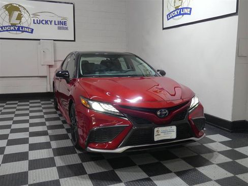 Used 2022 Toyota Camry XSE w/ Navigation Upgrade Package FWD image 5