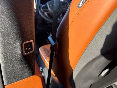 New 2026 Chrysler Pacifica Pinnacle w/ Trailer Tow Group image 33