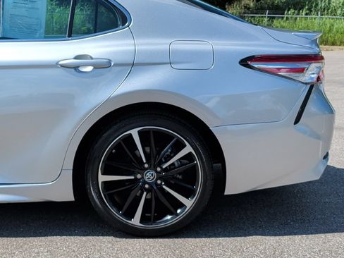 Certified 2019 Toyota Camry XSE FWD image 5