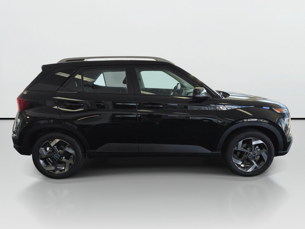 New 2026 Hyundai Venue SEL FWD image 2