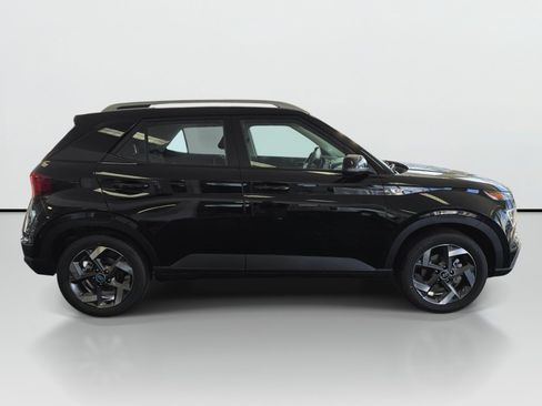 New 2026 Hyundai Venue SEL FWD image 2