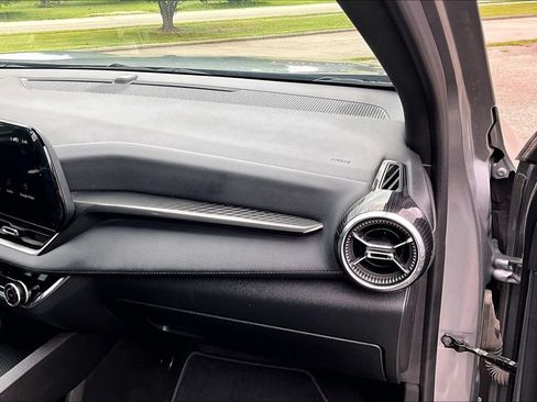 Used 2025 Chevrolet Equinox LT FWD image 16