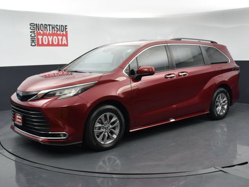Used 2022 Toyota Sienna XLE FWD image 8