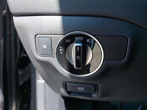 Used 2019 Mercedes-Benz GLA 250 4MATIC image 26