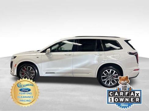 Used 2023 Cadillac XT6 Sport w/ Technology Package image 2