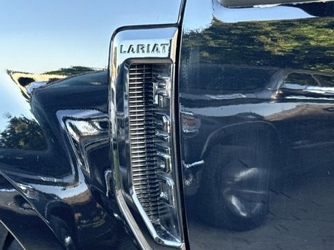 Used 2019 Ford F250 Lariat w/ Lariat Ultimate Package AWD/4WD image 4