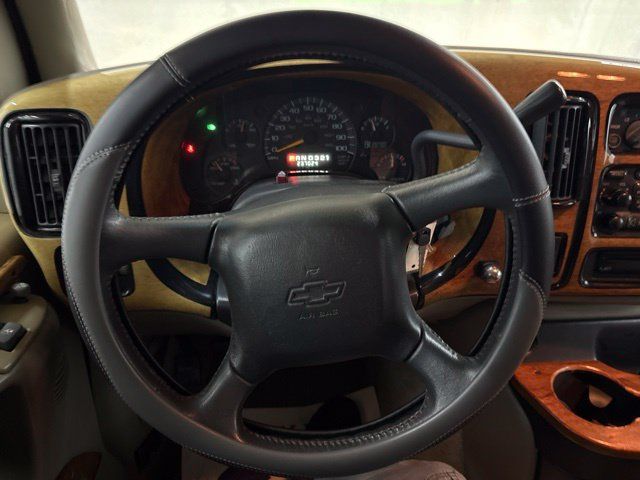 Used 1998 Chevrolet Express 1500 RWD image 32