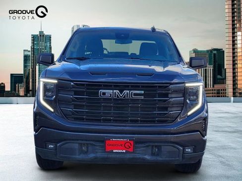 Used 2022 GMC Sierra 1500 Elevation w/ LPO, Elevation Black Package image 10