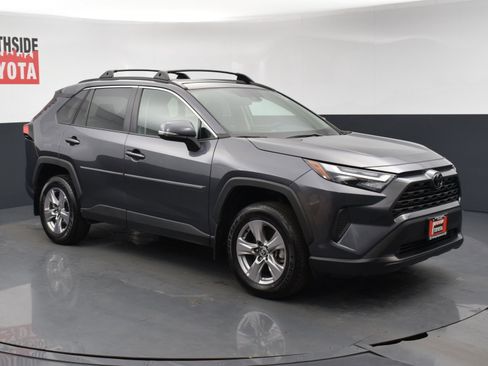 Used 2024 Toyota RAV4 XLE w/ Convenience Package image 6