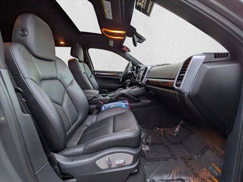 Used 2012 Porsche Cayenne image 21