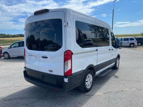 Used 2019 Ford Transit 150 XLT image 5