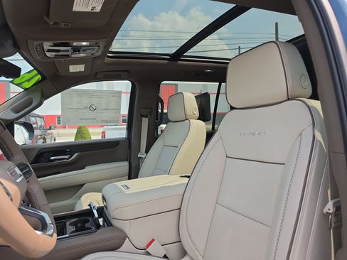 New 2026 GMC Yukon Denali w/ Advanced Technology Package AWD/4WD image 12
