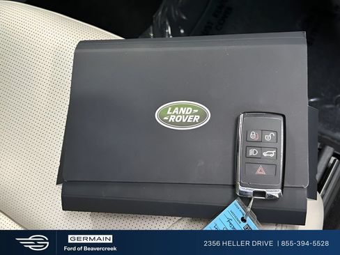 Used 2025 Land Rover Discovery S AWD/4WD image 26