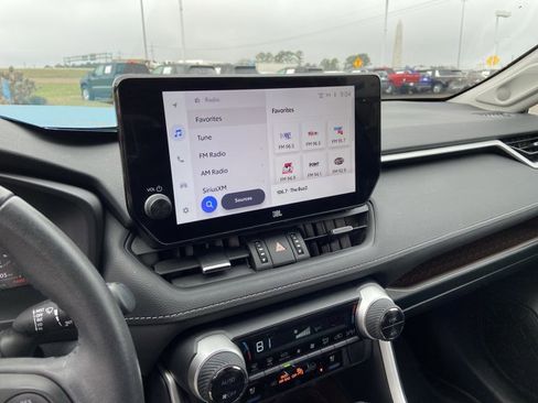 Used 2023 Toyota RAV4 Limited image 37