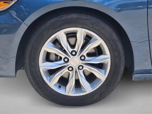 Used 2025 Chevrolet Malibu LT FWD image 14