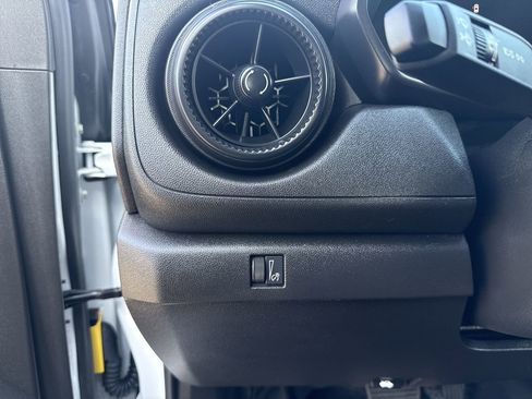 Used 2023 Chevrolet Colorado W/T image 16