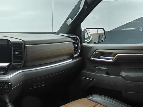 Used 2025 Chevrolet Silverado 1500 High Country AWD/4WD image 29
