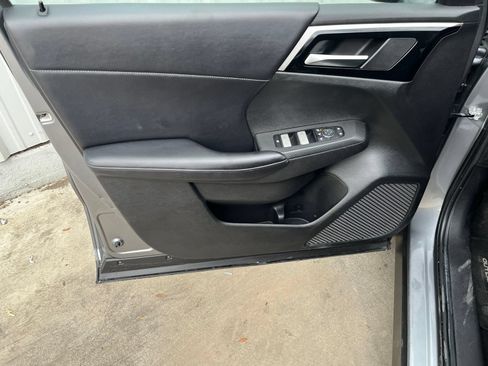 Used 2024 Mitsubishi Outlander SE FWD image 11