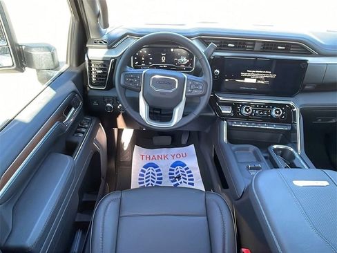 New 2025 GMC Sierra 2500 Denali w/ Denali Reserve Package image 14