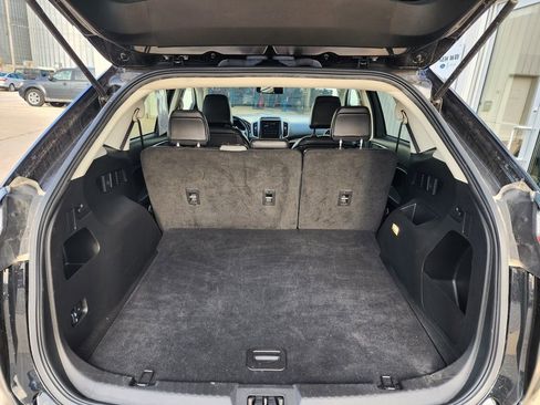 Used 2023 Ford Edge SEL image 8