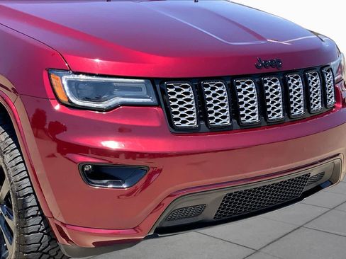 Used 2020 Jeep Grand Cherokee Altitude AWD/4WD image 29