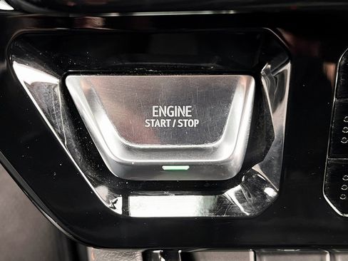 Used 2025 GMC Sierra 1500 AT4 w/ AT4 Preferred Package image 8