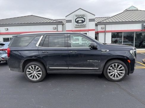 Used 2021 GMC Yukon Denali w/ Denali Premium Package image 13