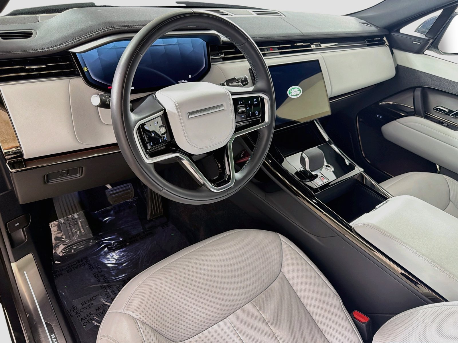 Used 2026 Land Rover Range Rover Sport SE AWD/4WD image 10