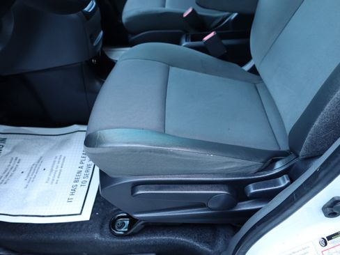 Used 2016 Nissan NV200 SV image 6