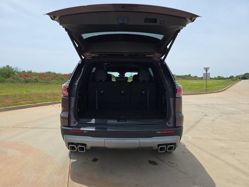 Used 2026 GMC Acadia Elevation w/ Elevation Premium Package AWD/4WD image 13